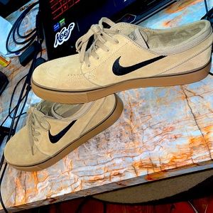 Size 11, Khaki Nike Shoes